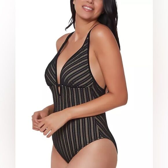 BAR III Plunging Crochet One-Piece Swimsuit Black Nude Lined Pull On New M - Picture 5 of 11